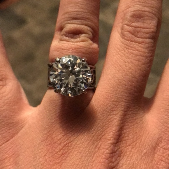 Size 6.5 sterling made in Israel ring large cz statement cocktail ring - Picture 10 of 11